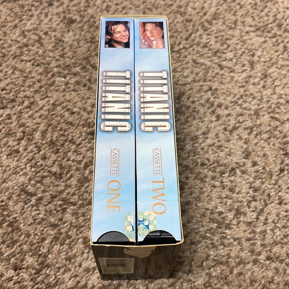 Titanic on vhs vol 1 & 2 - Picture 4 of 10